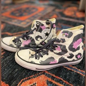Animal Print Converse - Women’s size 7